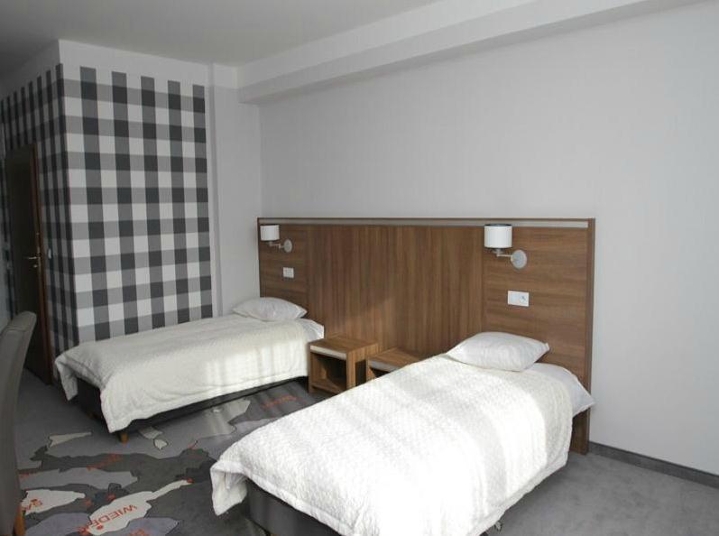 Hotel Europa Lubiń Eksteriør billede