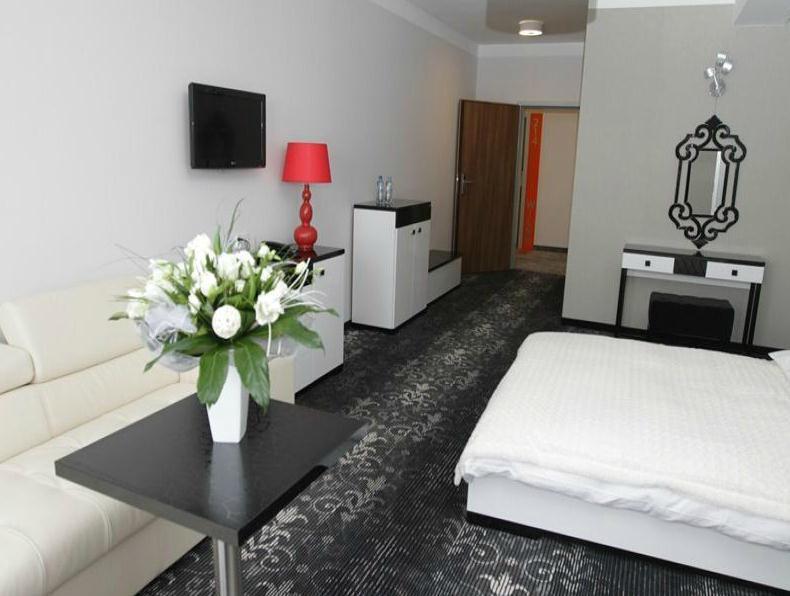 Hotel Europa Lubiń Eksteriør billede